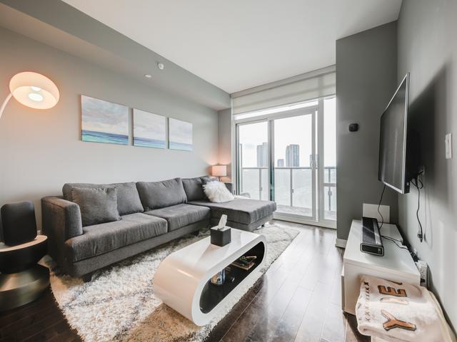 1713 - 170 Fort York Blvd