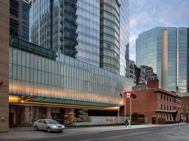 180 University Ave, Unit 5807