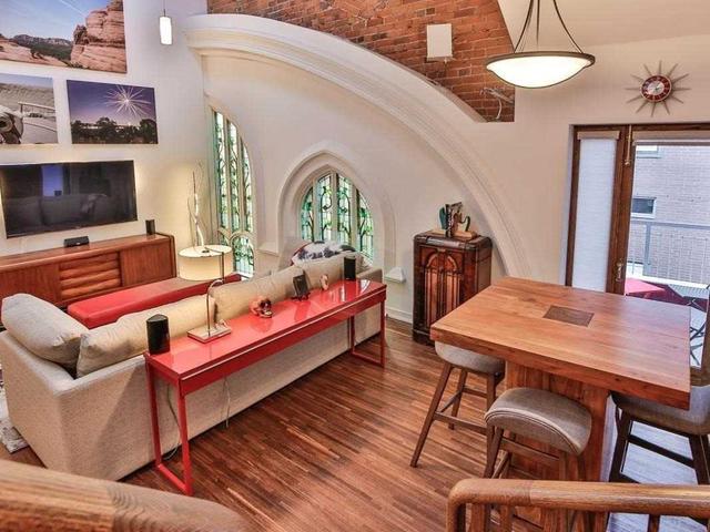 306 - 701 Dovercourt Rd