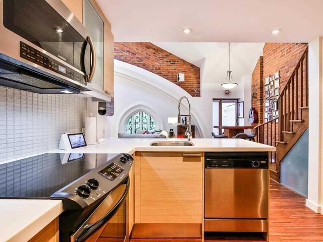 306 - 701 Dovercourt Rd