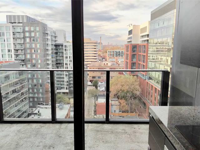 1322 - 629 King St W