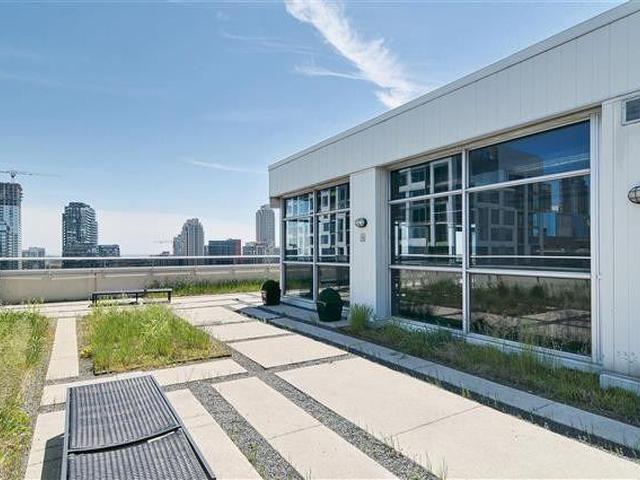 205 - 60 Bathurst St