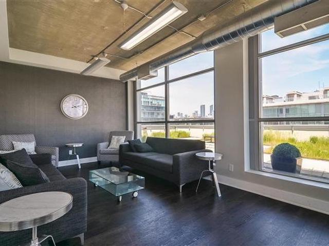 205 - 60 Bathurst St