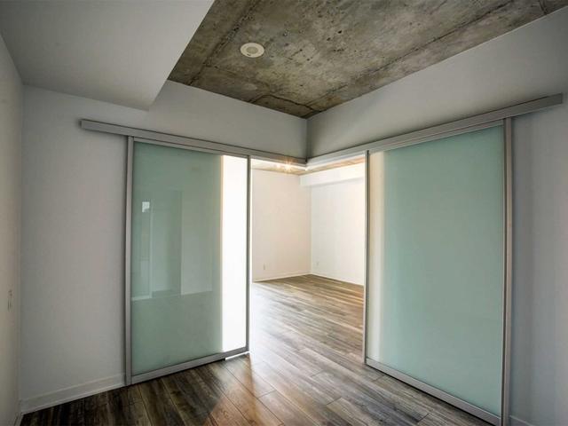 421 - 95 Bathurst St