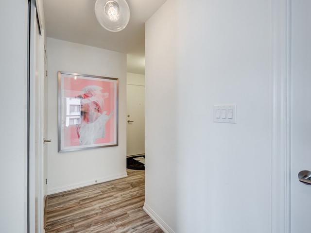 704 - 400 Adelaide St E