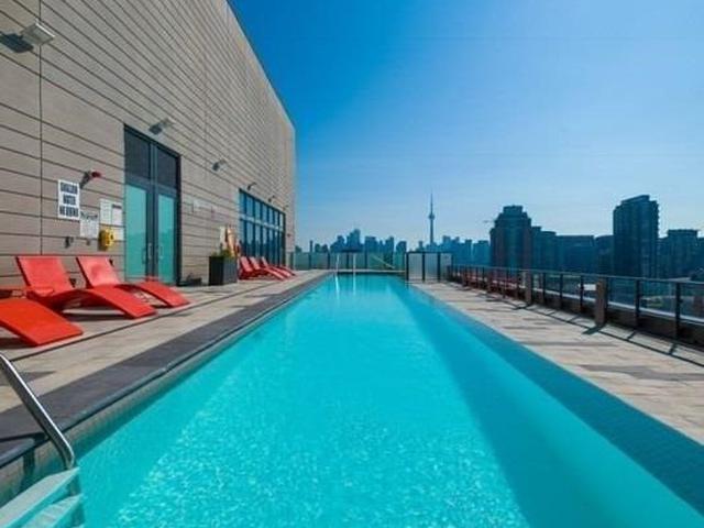 A413 - 1100 King St W