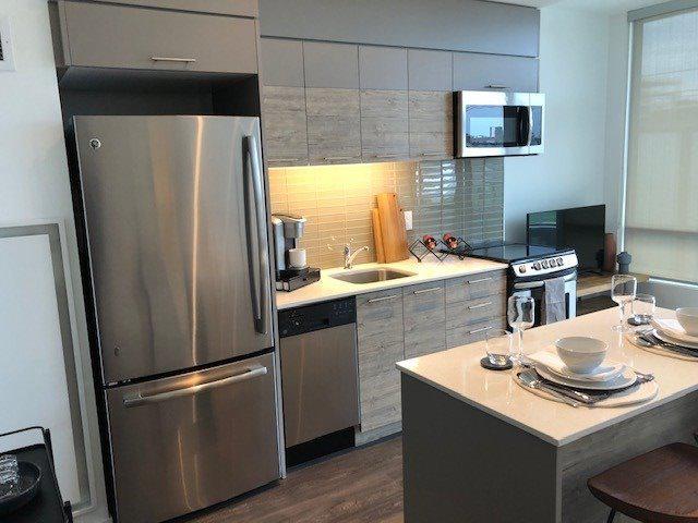 A413 - 1100 King St W