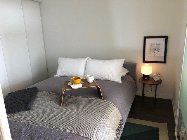 A413 - 1100 King St W