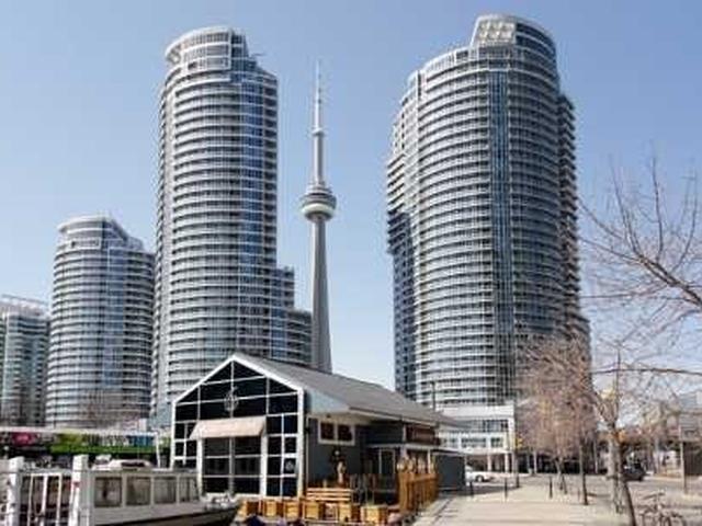 1402 - 208 Queens Quay W