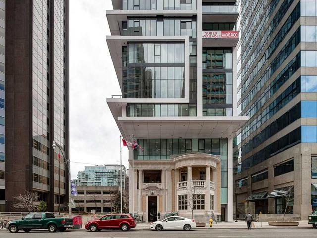 426 University Ave, Unit 2201