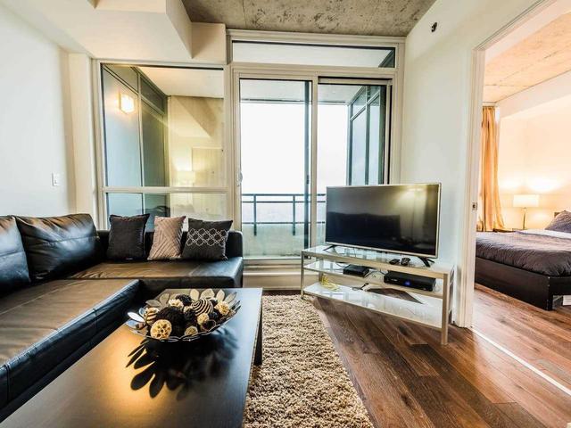 1705 - 20 Minowan Miikan Lane