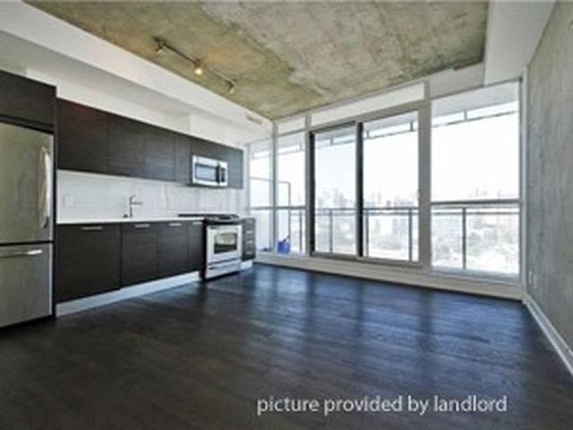 1001 - 318 King St E