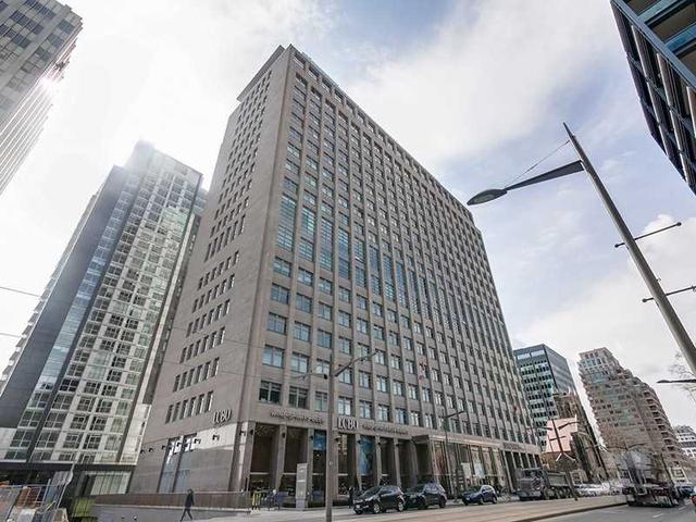 915 - 111 St Clair Ave W