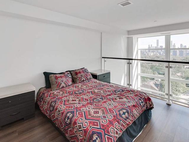 915 - 111 St Clair Ave W