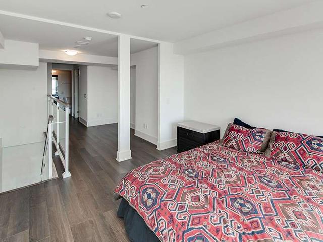 915 - 111 St Clair Ave W