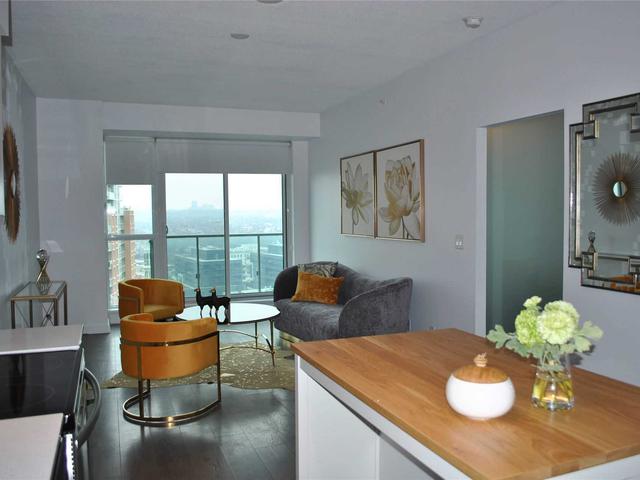 150 East Liberty St, Unit 2416