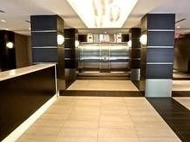 816 - 399 Adelaide St W