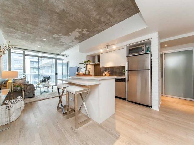 650 King St W, Unit 903