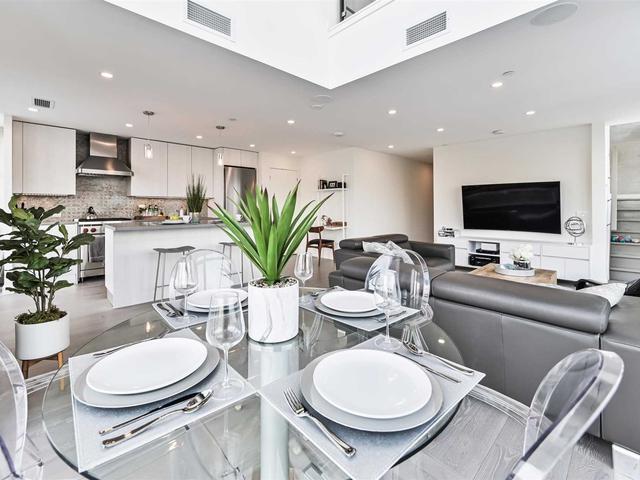 1511 - 111 Bathurst St