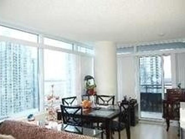 2906 - 25 Telegram Mews