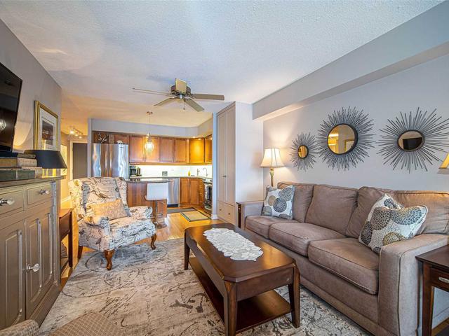 1137 - 250 Wellington St W