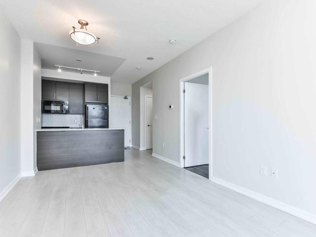 416 - 70 Forest Manor Rd