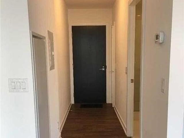 805 - 15 Beverley St