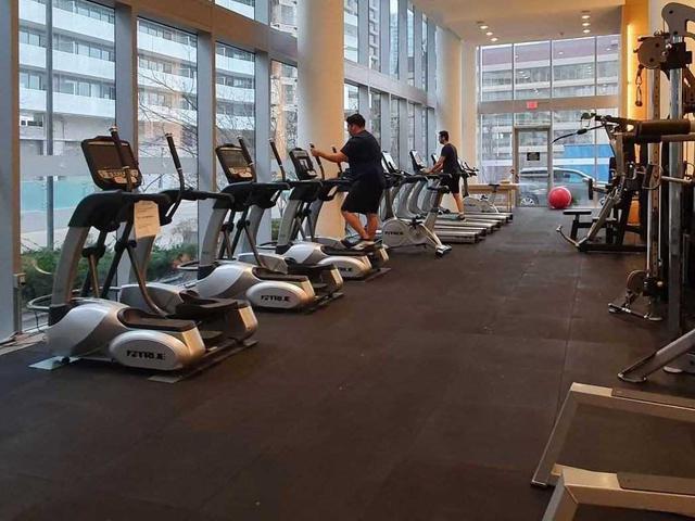 TH-114 - 29 Queens Quay E