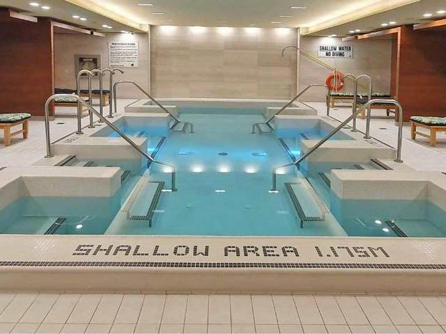 TH-114 - 29 Queens Quay E