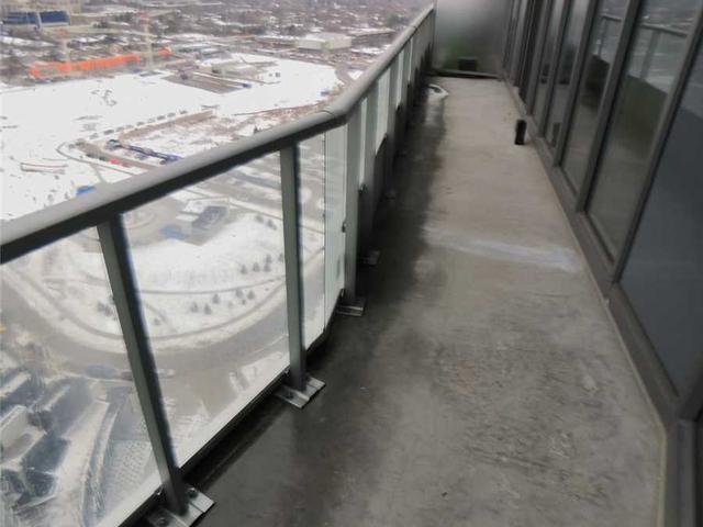 2607 - 117 Mcmahon Dr