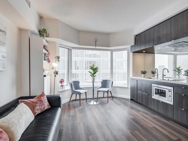 155 Yorkville Ave, Unit 3111