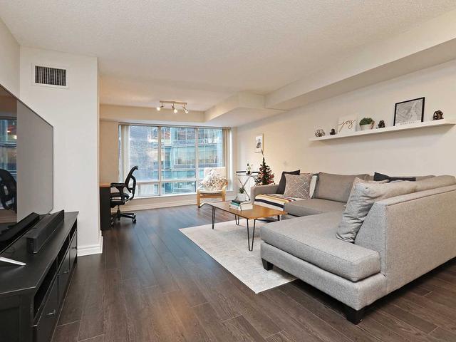 33 University Ave, Unit 1401