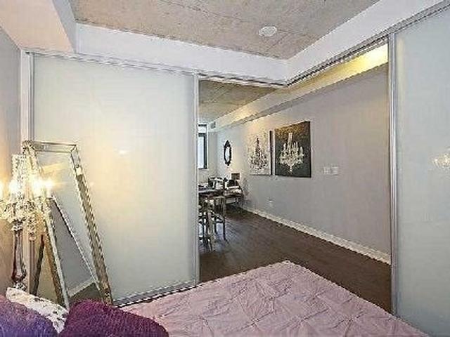 210 - 8 Gladstone Ave