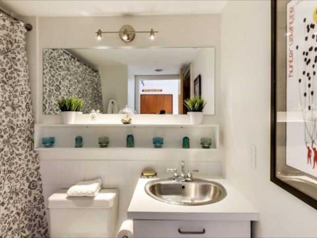 PH02 - 255 Richmond St E