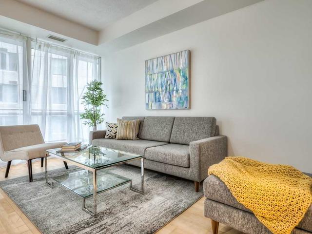 220 Victoria St, Unit 906