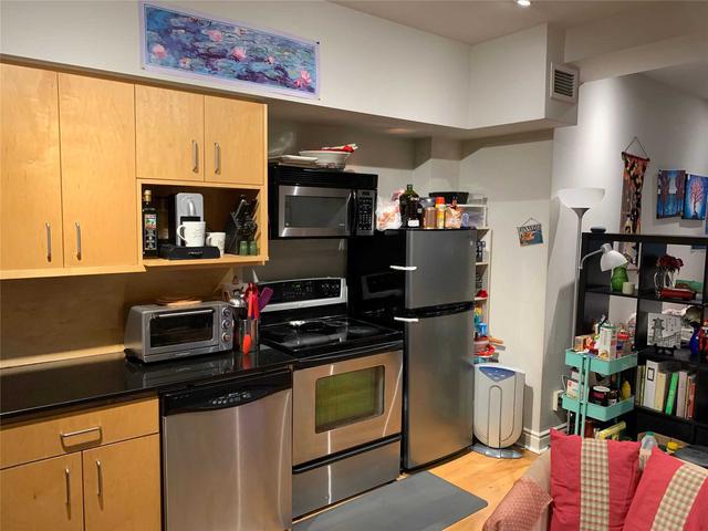 410 - 73 Richmond St W