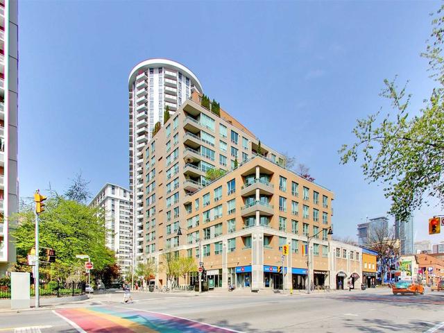 70 Alexander St, Unit 906