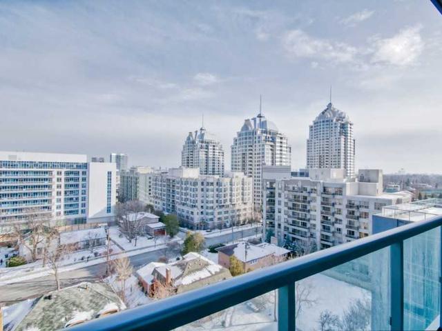 7 Kenaston Gdns, Unit 802