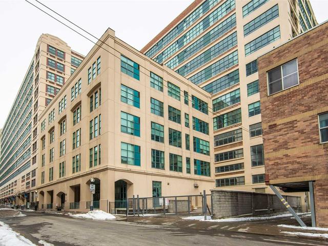 401 - 135 Dalhousie St