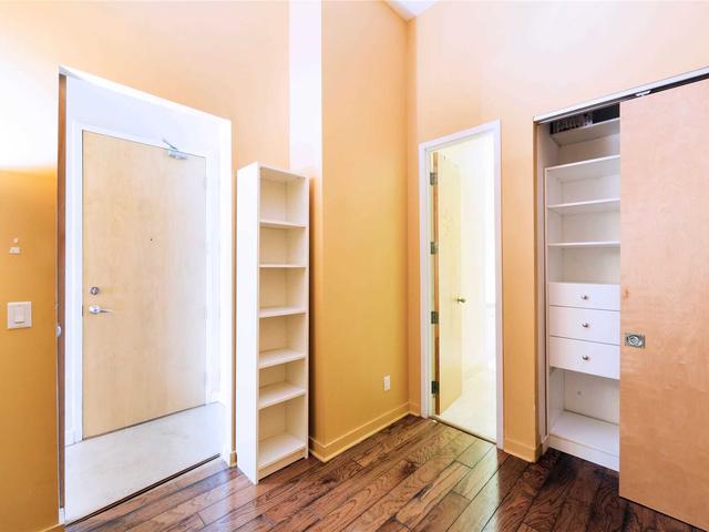 401 - 135 Dalhousie St