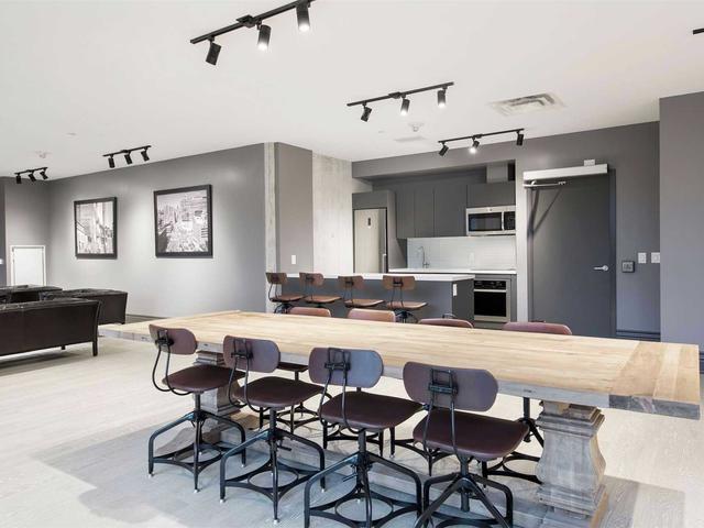 1207 - 608 Richmond St W