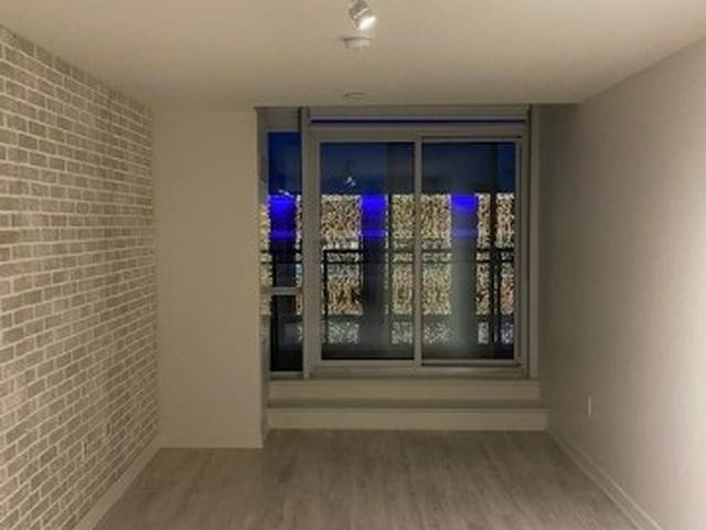 775 King St W, Unit 220