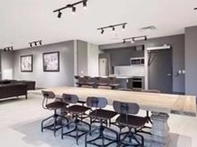 201 - 608 Richmond St W