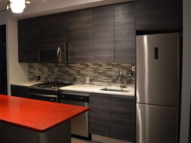 418 - 111 Bathurst St