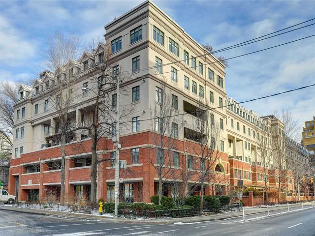 PH16 - 500 Richmond St W