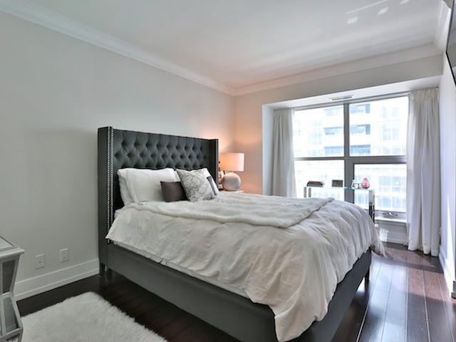 929 - 36 Blue Jays Way