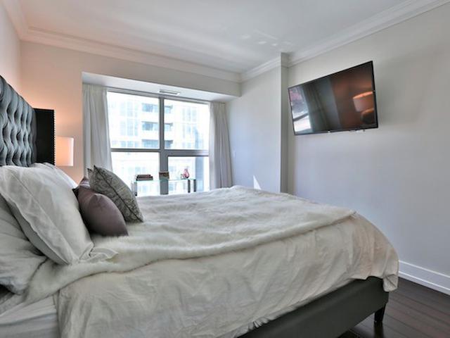 929 - 36 Blue Jays Way