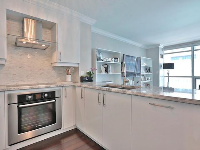 929 - 36 Blue Jays Way