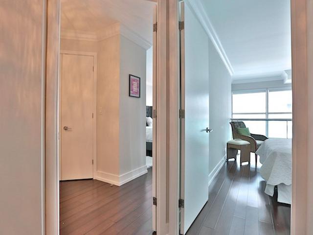 929 - 36 Blue Jays Way