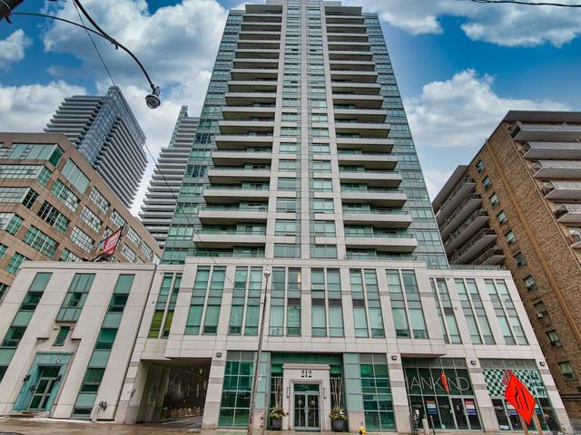 212 Eglinton Ave E, Unit 412